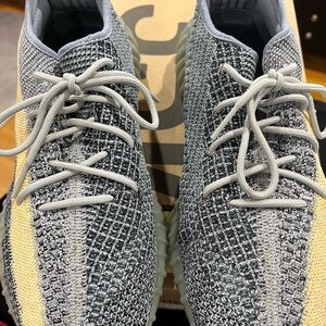 Yeezy Boost 350 V2 Ash Blue – Men’s Size 13.5 (Very Good Condition)